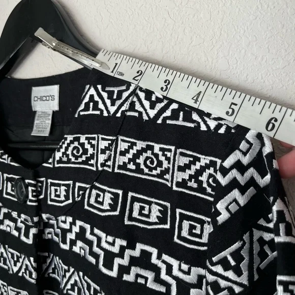 Chico's VTG Womens Size L (Chico's Size 2)
Black White Embroidered Blazer - Picture 2 of 4